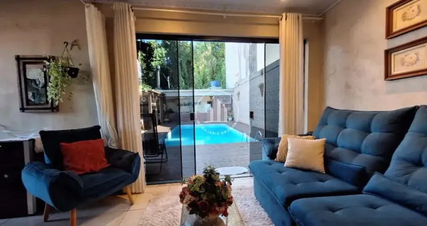 Casa com 3 quartos à venda na Rua Guararema, 27, Ponta de Baixo, São José