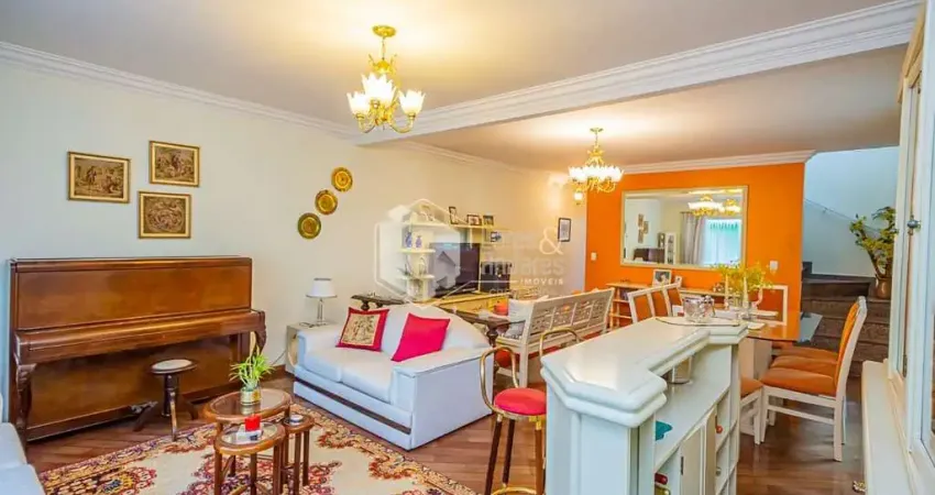 Sobrado para venda com 3 quartos, sendo 2 suítes, 240m²