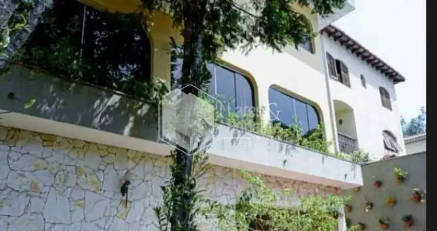 SOBRADO À VENDA COM 488 M², 4 SUÍTES, MÓVEIS PLANEJADOS, ESCRITÓRIO,  8 VAGAS E TERRAÇO GOURMET - J