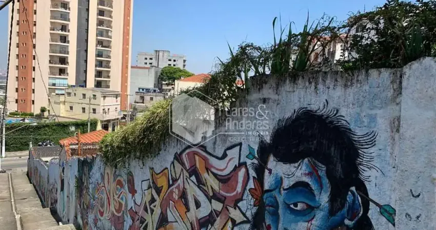Casa tipo para venda com 6 quartos, sendo 1 suíte, 815m²