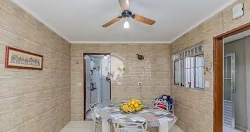 Sobrado para venda com 2 quartos, sendo 1 suíte, 228m²
