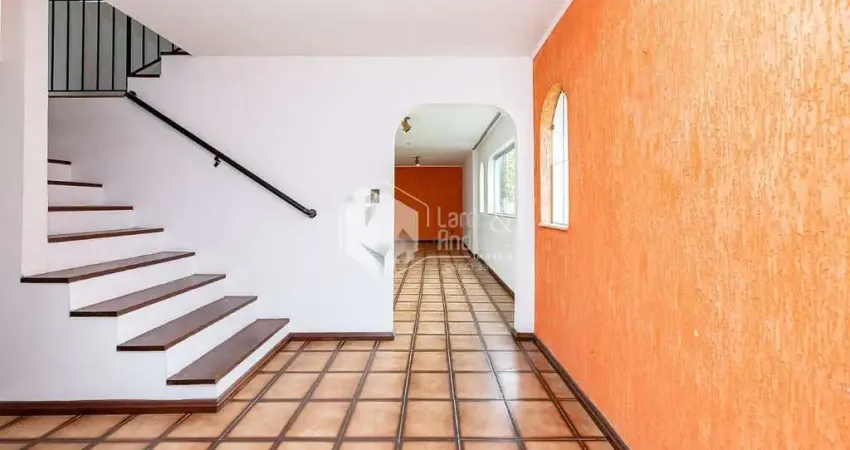 Casa tipo para venda com 4 quartos, sendo 4 suítes, 327m²
