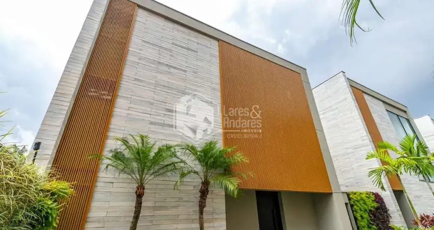 Casa em condomínio para venda com 3 quartos, sendo 3 suítes, 739.56m²