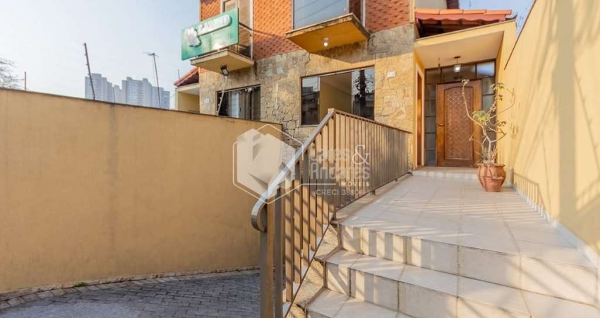 Casa tipo para venda com 3 quartos, sendo 1 suíte, 247m²