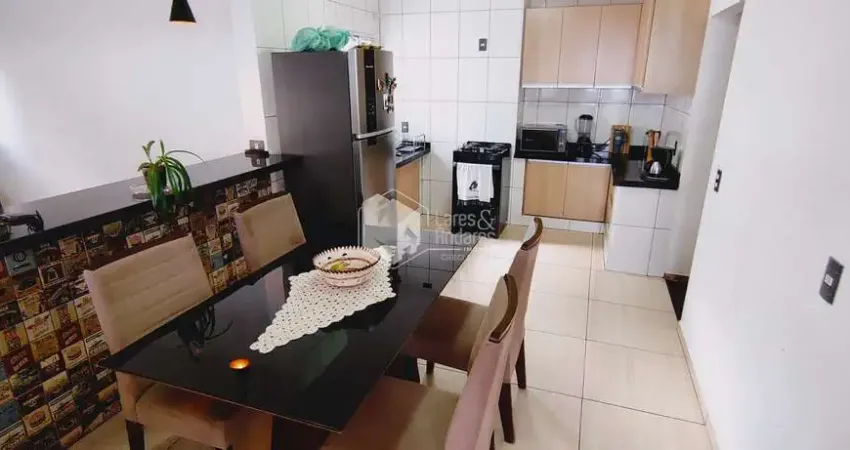 CASA À VENDA, COM 250 M² QUINTAL ESPAÇOSO, COM MÓVEIS PLANEJADOS NA COZINHA  E 4 VAGAS , COM EDÍCUL