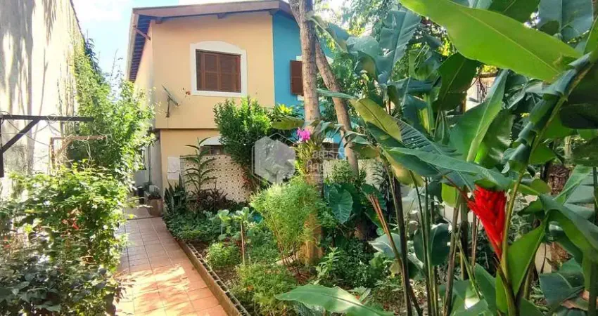 SOBRADO COM 250 M², 3 DORMS (1 SUÍTE), ARMÁRIOS NA COZINHA E NOS DORMS, EDÍCULA  REFORMADA COM BANH