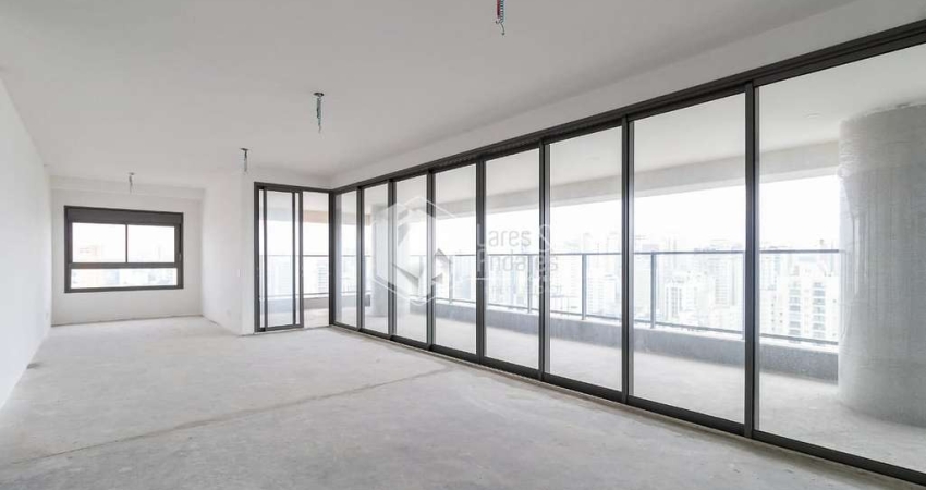 Apartamento tipo para venda com 3 quartos, sendo 3 suítes, 211m²