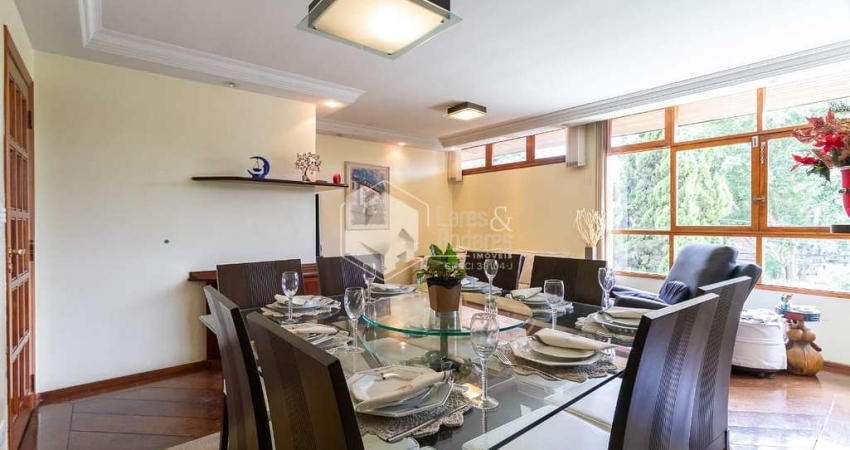 Casa tipo para venda com 3 quartos, sendo 1 suíte, 300m²