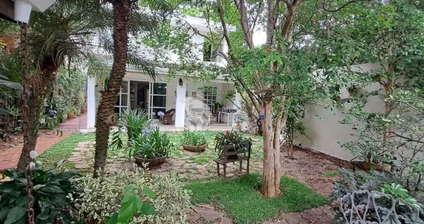 Sobrado para venda e locação em Jardim Luzitânia com 4 quartos, sendo 2 suítes, 322m²