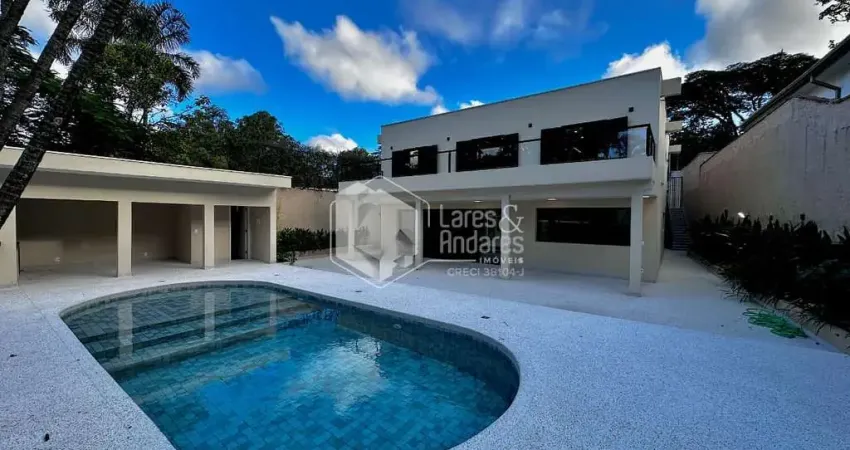 Casa tipo para venda com 4 quartos, sendo 3 suítes, 436m²