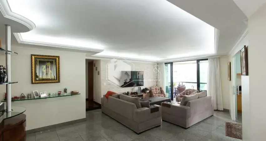 Apartamento tipo para venda com 5 quartos, sendo 4 suítes, 300m²