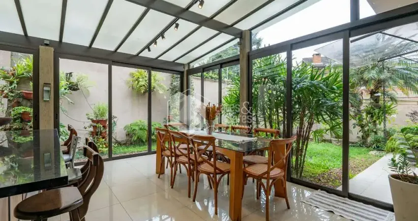 Casa tipo para venda em Vila Suzana com 5 quartos, sendo 4 suítes, 373m²