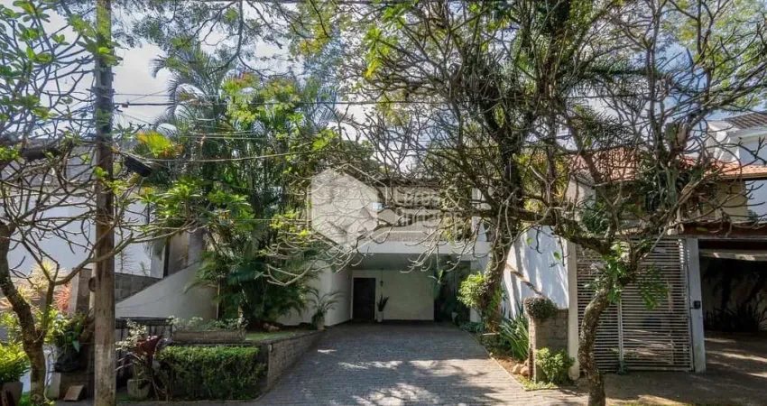 Casa em condomínio para venda com 3 quartos, sendo 3 suítes, 170m²