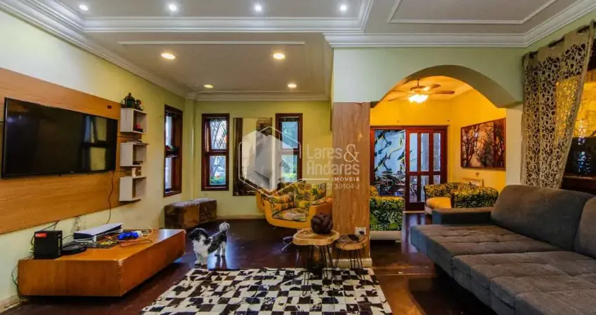 Casa em condomínio para venda com 4 quartos, sendo 4 suítes, 557m²