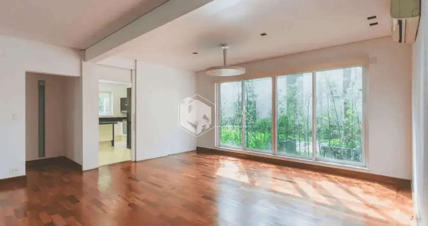 Sobrado em condomínio à venda com 872m², 6 quartos sendo 4 suítes, e 6 vagas - no condomínio escape