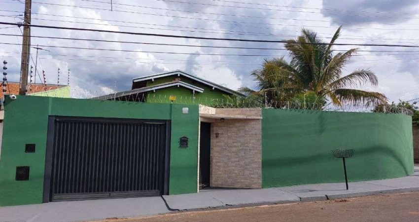 Casa com 3 quartos à venda na Avenida Attilio Biscari, 4, Jardim Brasil (Vila Xavier), Araraquara