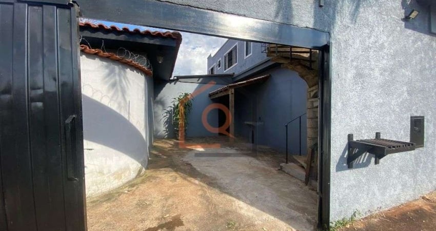 Casa com 2 quartos para alugar na Avenida Paulino Rodella, 607, Parque Laranjeiras, Araraquara