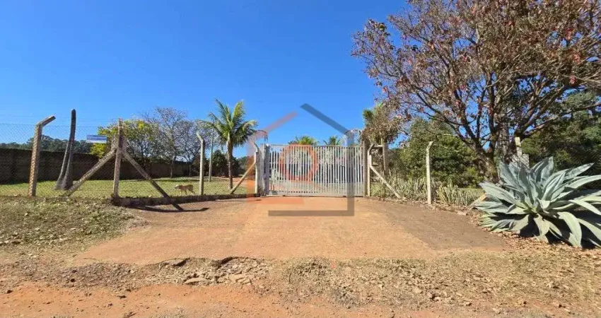 Charmosa Chacara com 4 Dormitorios no Jardim Zavanella, Araraquara