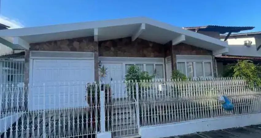 Casa com 3 quartos à venda na Rua Quatorze de Agosto, Boa Vista, Ilhéus