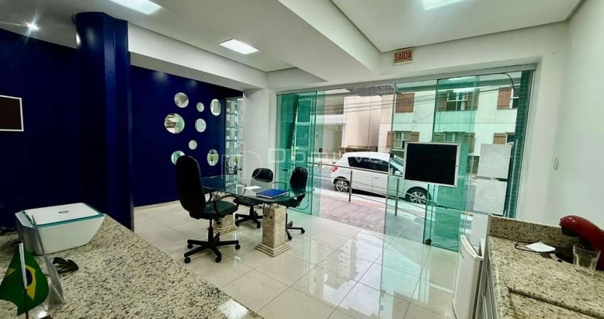 Sala comercial para locação no Centro de Balneário Camboriú.