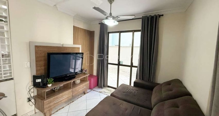 Locação anual 2 dormitórios diferenciado com terraço centro de Balneário Camboriú