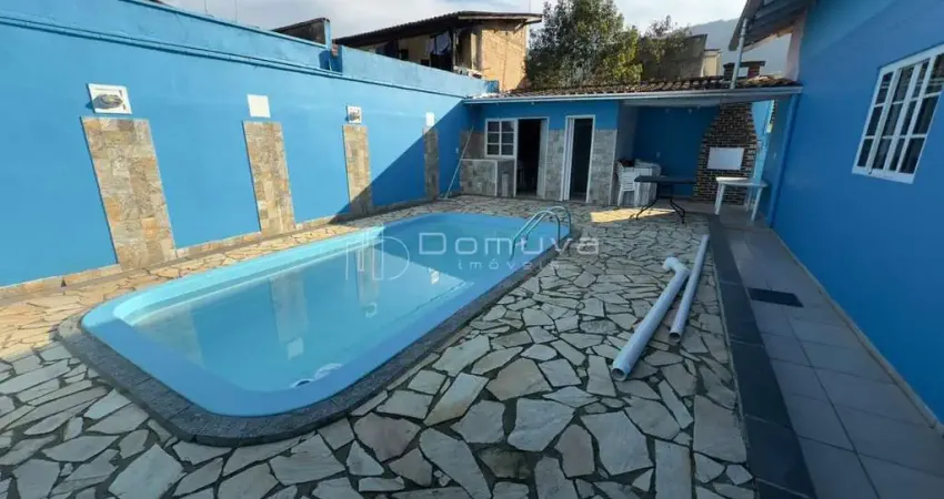 Casa com 3 quartos à venda na Rua Peru, Nações, Balneário Camboriú