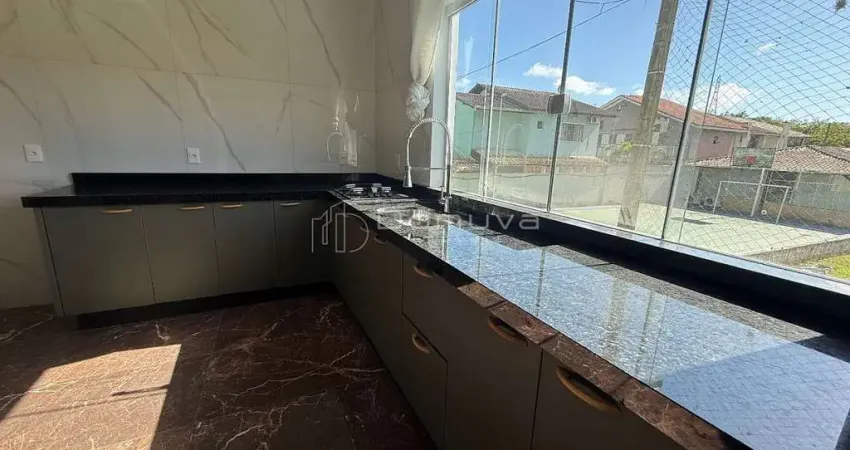 Casa triplex nova em condomínio fechado para locação anual com 4 quartos sendo 3 suítes área de lazer