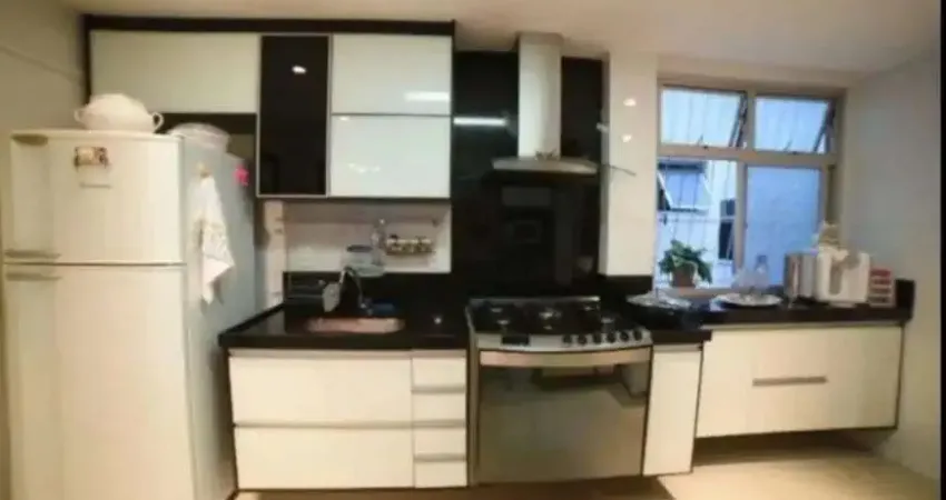 Apartamento Espaçoso, bem localizado e com sol da manhã! 