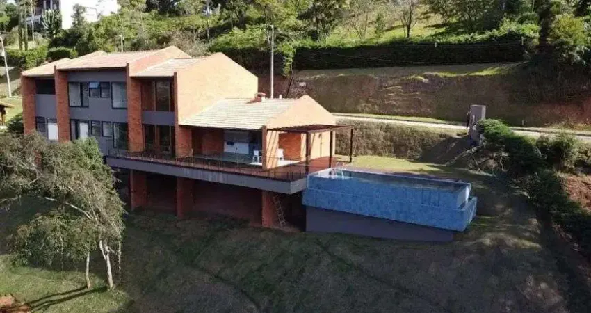 Casa de alto padrão - Imóvel para venda tem 528 metros quadrados com 4 quartos - Pedra Azul - ES
