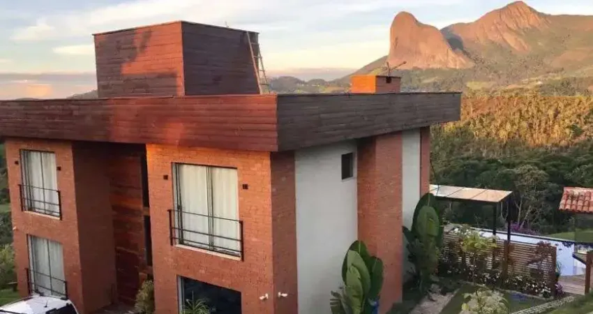 Casa de Alto Padrão à Venda em Domingos Martins - ES
