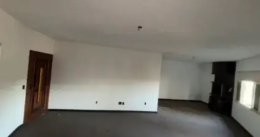 Oportunidade Exclusiva em Barro Vermelho – Casa Duplex com 396 m²!
