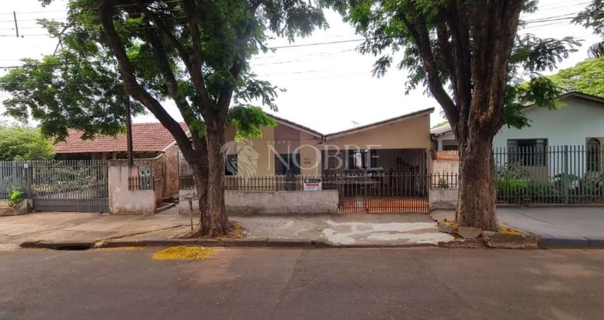 Casa com 6 quartos à venda na Rua Pioneiro Otaviano Selicani, Parque Residencial Aeroporto, Maringá