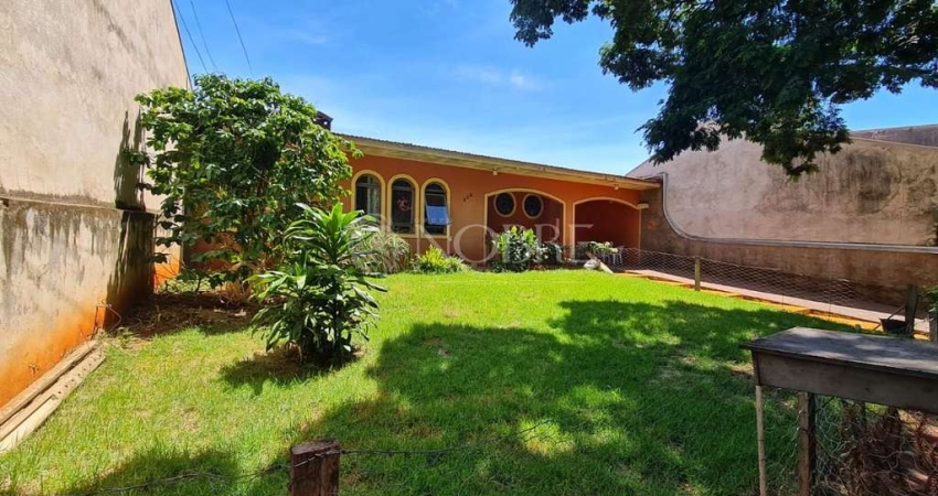 Casa térrea na Rua Santos Dumont - 250 mts da Santa Casa