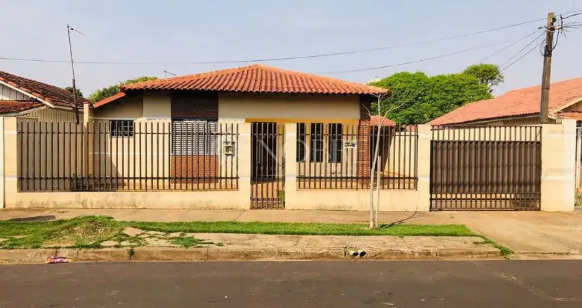 Casa na Rua São Silvestre em Maringá - Zona 07 de Maringá
