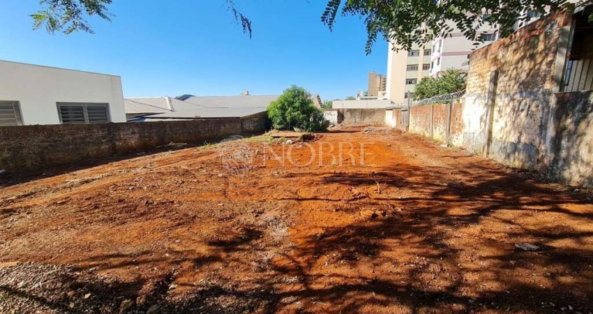 Terreno à venda na Rua Padre Vieira, Zona 07, Maringá