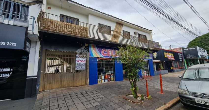 Sobrado com salão comercial e casa nos fundos na Av. Kakogawa