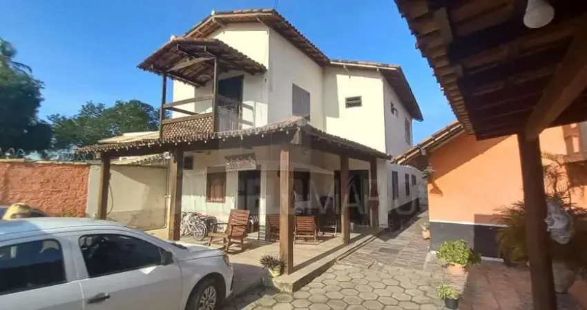 Casa para Venda em Porto Seguro, Taperapuan, 3 suítes, 2 banheiros, 4 vagas
