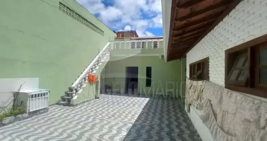 Casa para Venda em Porto Seguro, Centro, 3 dormitórios, 1 suíte, 1 banheiro, 3 vagas