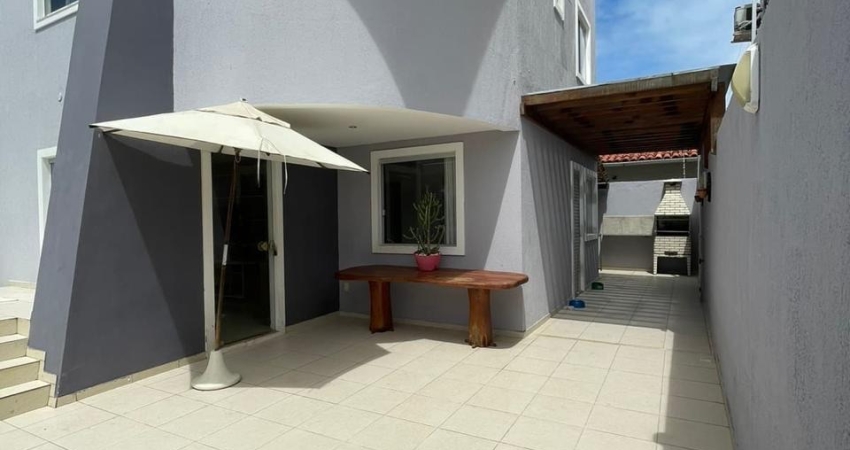 Alugo casa Praia de Ipitanga 4/4 piscina