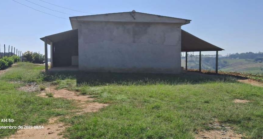 Sítio para Venda em São Miguel Arcanjo, 3 dormitórios, 1 banheiro, 1 vaga
