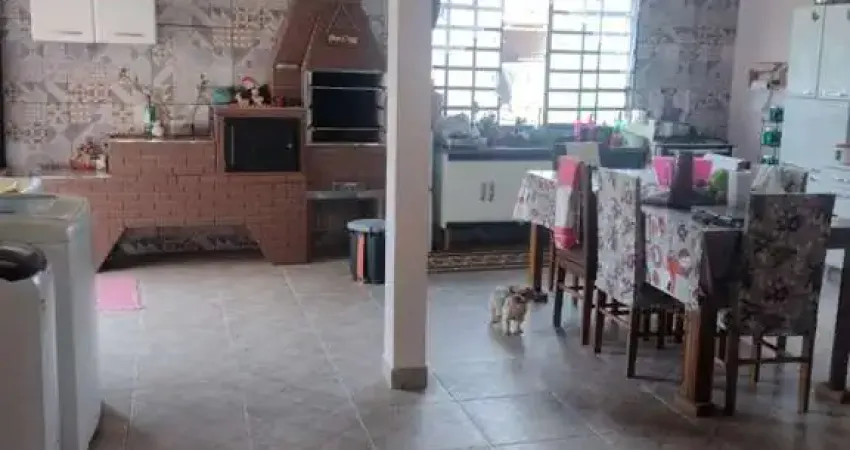 Casa para Venda em Sorocaba, Caguassu, 3 dormitórios, 1 suíte, 2 banheiros, 2 vagas