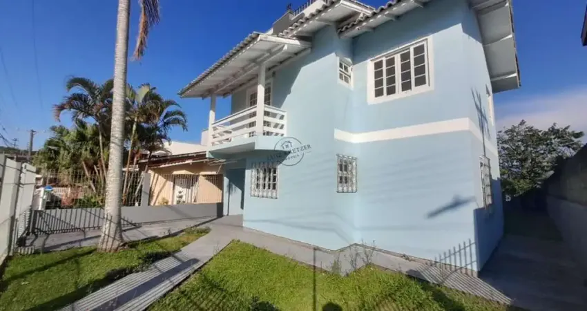 Casa para Venda em Palhoça, Pedra Branca, 4 dormitórios, 1 suíte, 3 banheiros, 2 vagas