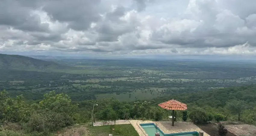 Área 232Ha, banhado pela Cachoeira do Macaco, Acorizal, MT