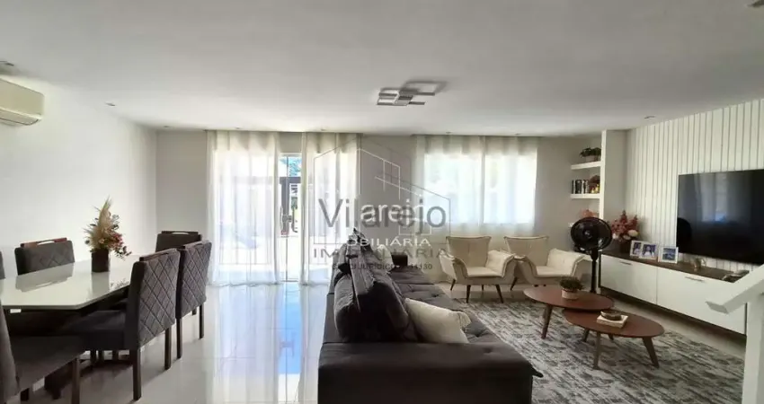 Casa em condomínio 4 suítes amplas piscina 243m² vargem peq.