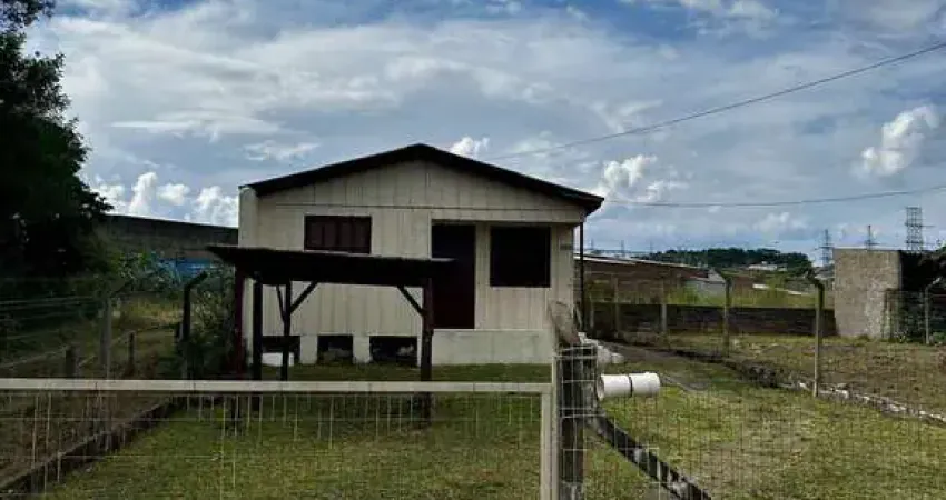 Terreno com chalé em bom estado no Loteamento Arroio Grande