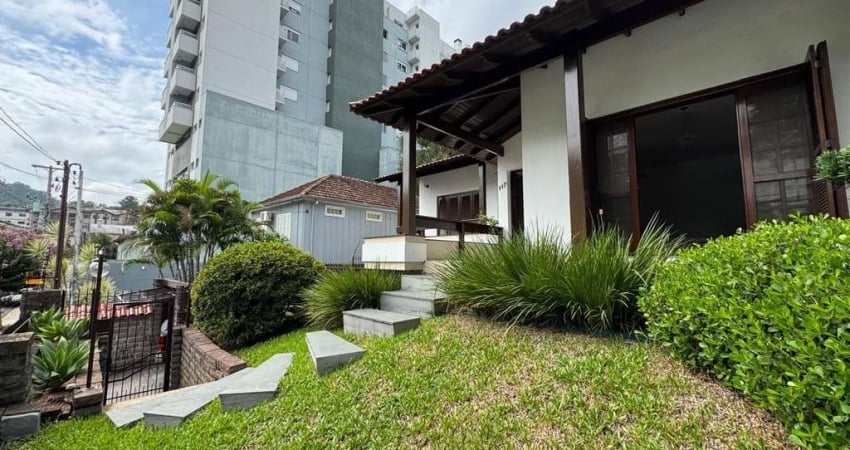 Casa com 3 quartos à venda na Rua João Werlang, 117, Centro, Santa Cruz do Sul