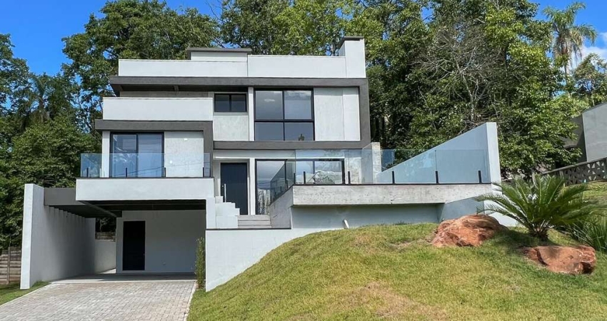Casa 3 suítes com piscina e vista panorâmica no Belle Ville