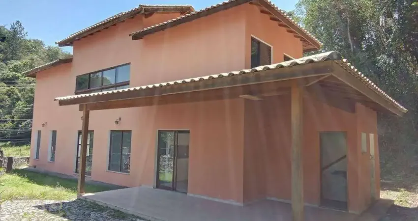 Casa com 3 Suítes à venda, 175m² por R$ 950.000 - Itaoca - Guararema/SP