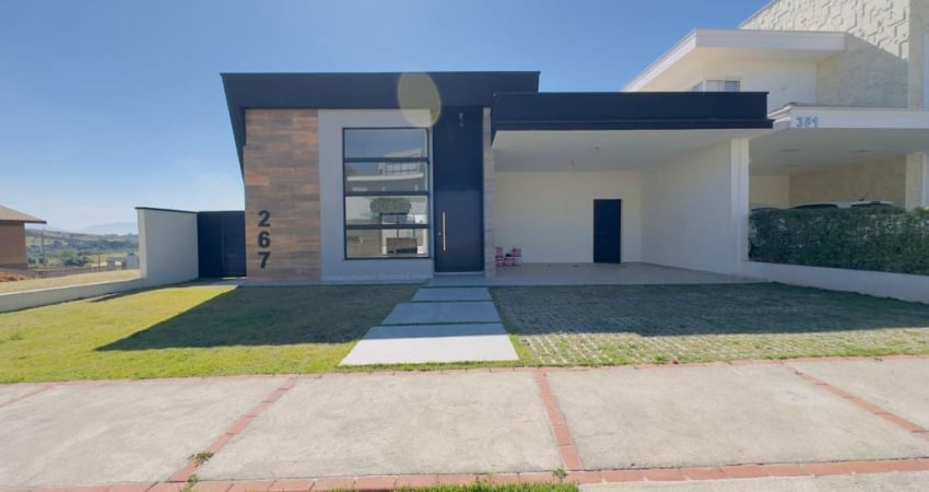 Belíssima casa térrea no Cyrela com amplo quintal e 03 suítes