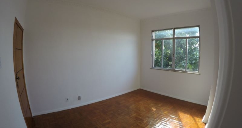 Excelente Apartamento de 2 quartos com dependência na Penha - Rio de Janeiro-RJ.